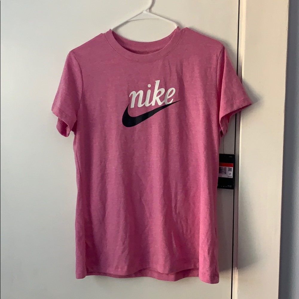 Women’s Nike t-shirt
